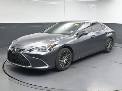 2022 Lexus ES 350 Sedan - Photo 2