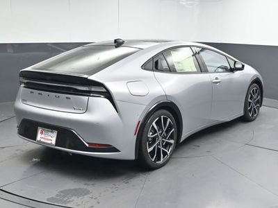 2026 Toyota Prius Plug-in Hybrid XSE Premium Hatchback - Photo 6