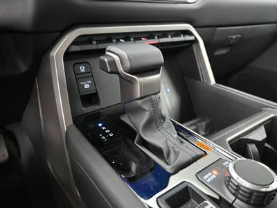 2025 Toyota Tundra Limited Truck CrewMax — photo 13 view