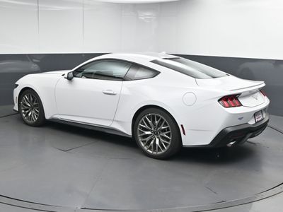 2025 Ford Mustang Coupe - Photo 5