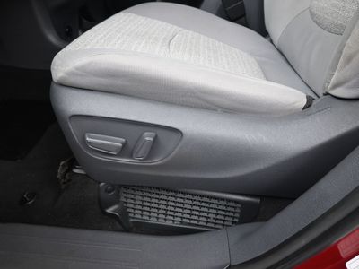 2021 Toyota Sienna LE 8 Passenger Van - Photo 10