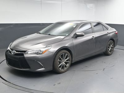 2015 Toyota Camry XLE Sedan - Photo 2