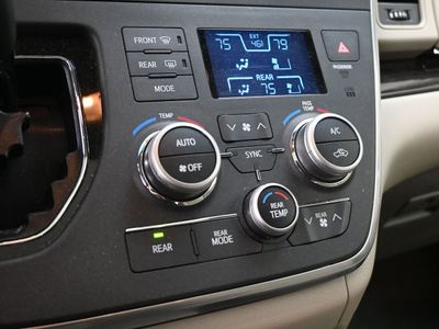 2017 Toyota Sienna XLE 8 Passenger Van Passenger Van - Photo 13