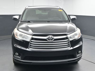 2016 Toyota Highlander Limited V6 SUV — rear three-quarter view