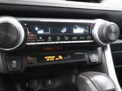 2020 Toyota RAV4 LE SUV — photo 13 view