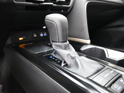 2025 Toyota Camry LE Sedan - Photo 14