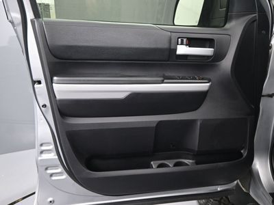 2020 Toyota Tundra SR5 5.7L V8 Truck CrewMax — photo 15 view