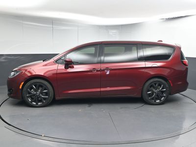 2018 Chrysler Pacifica Touring Plus Van - Photo 7