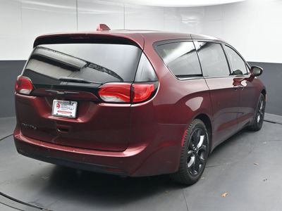 2018 Chrysler Pacifica Touring Plus Van - Photo 5