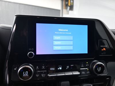 2024 Toyota Highlander XLE SUV - Photo 11