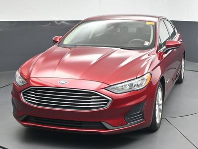 2019 Ford Fusion Hybrid SE Sedan - Photo 2