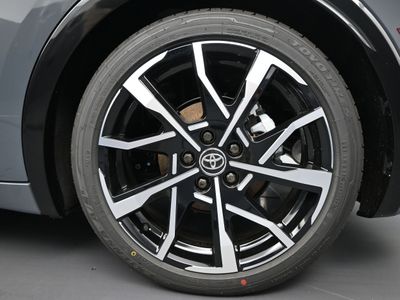 2026 Toyota Prius Plug-in Hybrid XSE Premium Hatchback - Photo 14
