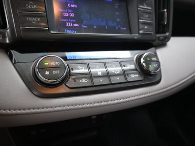 2013 Toyota RAV4 XLE SUV - Photo 13