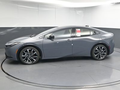 2026 Toyota Prius Plug-in Hybrid XSE Premium Hatchback - Photo 7