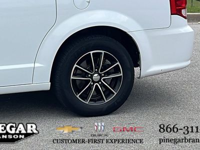 2019 Dodge Grand Caravan — detail view