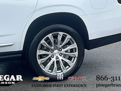 2022 GMC Yukon — detail view
