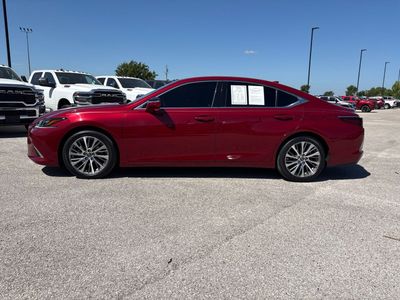2019 Lexus ES 350 — side profile view
