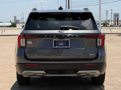 2025 Ford Explorer — detail view