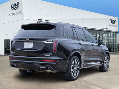 2023 Cadillac XT6 — detail view