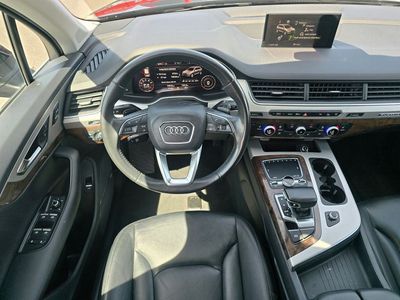 2018 Audi Q7 — side profile view