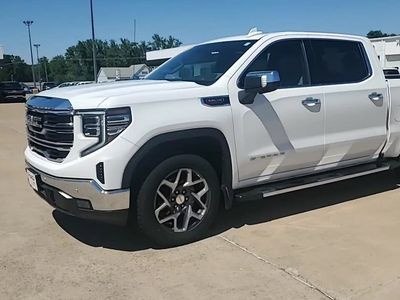 2023 GMC Sierra 1500 — interior view