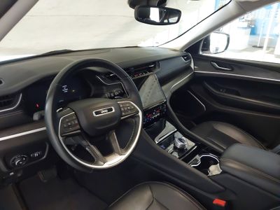 2022 Jeep Grand Cherokee — side profile view