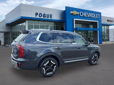 2025 Kia Telluride — side profile view