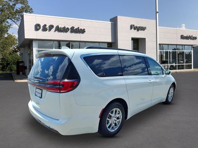 2022 Chrysler Pacifica — side profile view