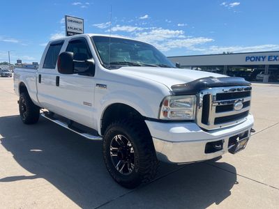 2005 Ford Super Duty F-250 — rear three-quarter view