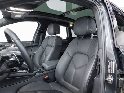 2026 Porsche Macan — detail view
