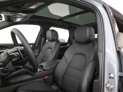 2026 Porsche Cayenne — detail view