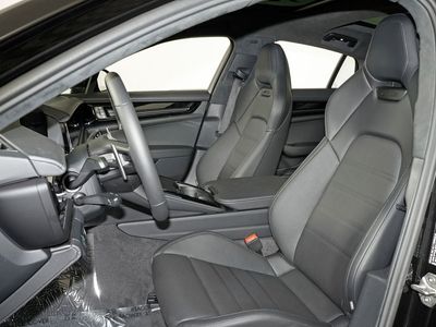 2026 Porsche Panamera — detail view