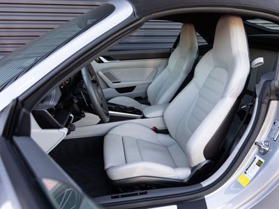 2021 Porsche 911 — detail view