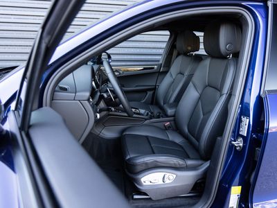 2026 Porsche Macan — detail view