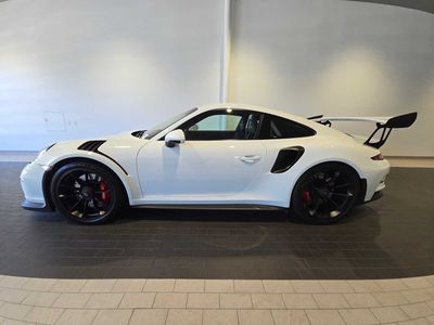 2016 Porsche 911 — side profile view
