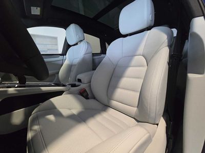 2026 Porsche Macan — detail view