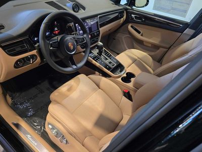 2026 Porsche Macan — detail view