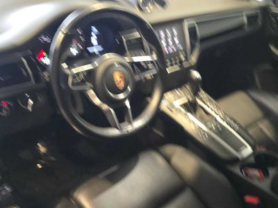 2017 Porsche Macan — interior view
