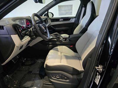 2026 Porsche Cayenne — detail view