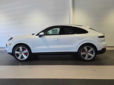 2025 Porsche Cayenne — side profile view