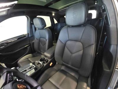 2026 Porsche Macan — detail view