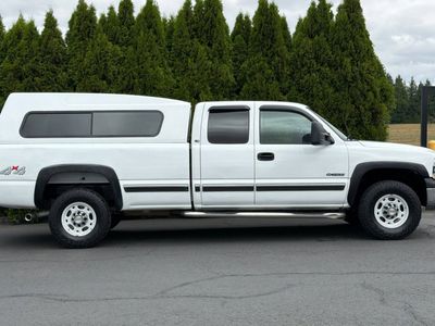 2000 Chevrolet Silverado 2500 HD — rear three-quarter view