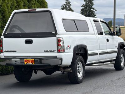 2000 Chevrolet Silverado 2500 HD — interior view