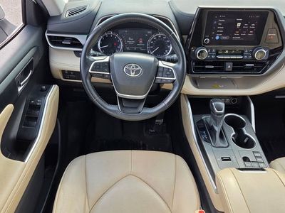2023 Toyota Highlander — detail view