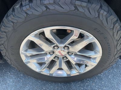 2020 GMC Sierra 1500 — detail view
