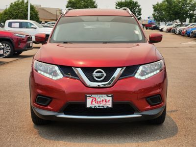 2016 Nissan Rogue — detail view