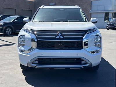 2025 Mitsubishi Outlander — side profile view
