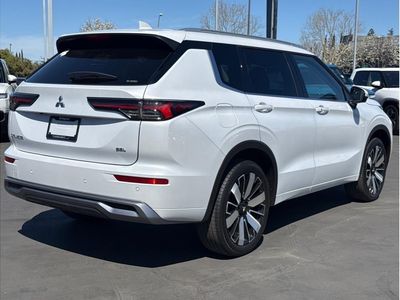 2025 Mitsubishi Outlander — detail view