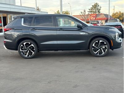2025 Mitsubishi Outlander PHEV — detail view