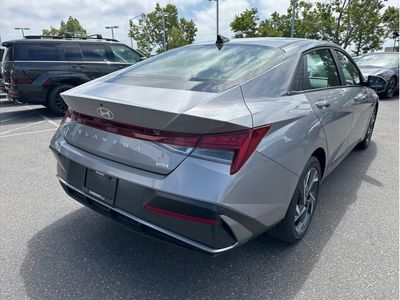 2025 Hyundai Elantra HEV — detail view